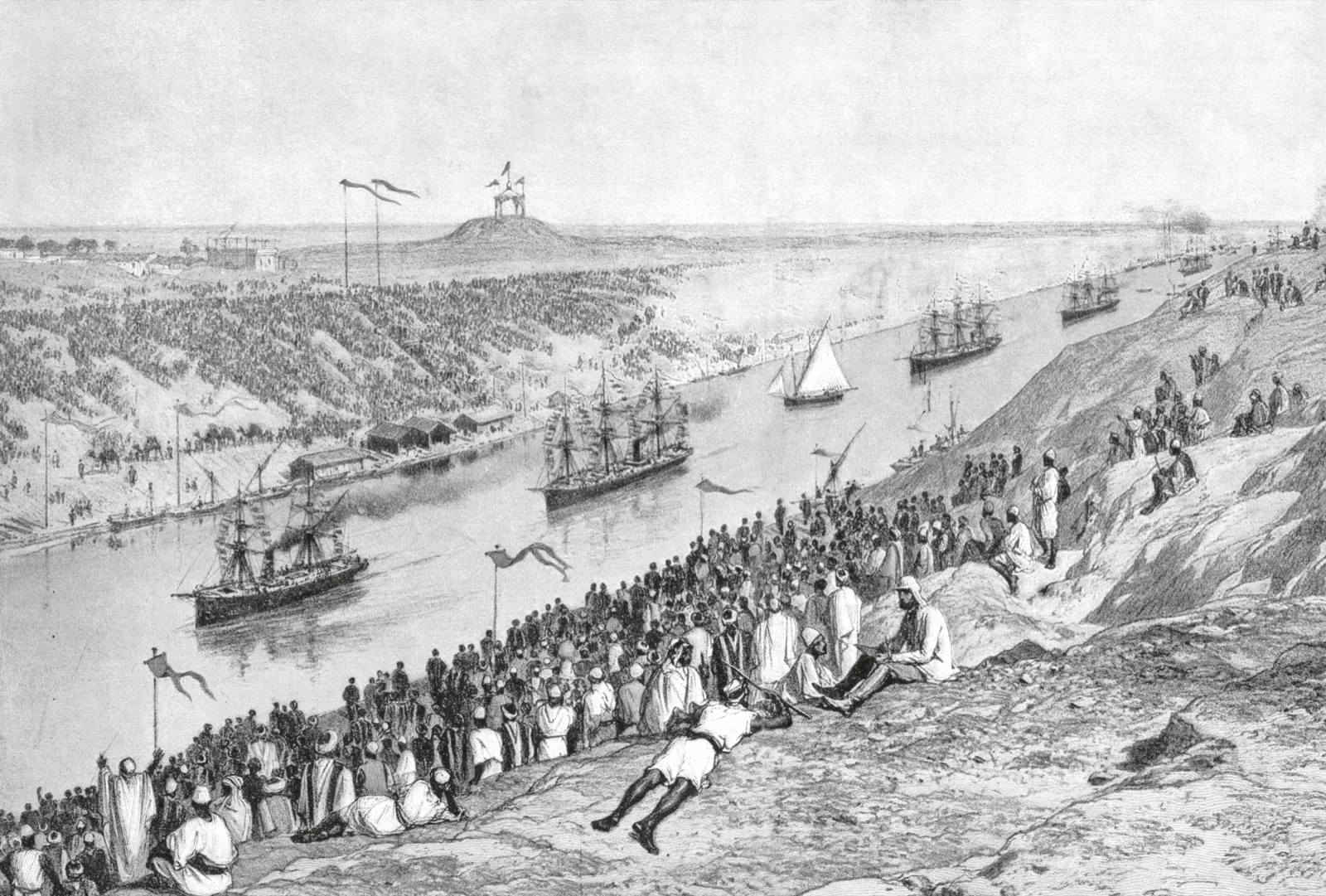 1869年11月17日苏伊士运河开通仪式，两支船队在运河中段会合。